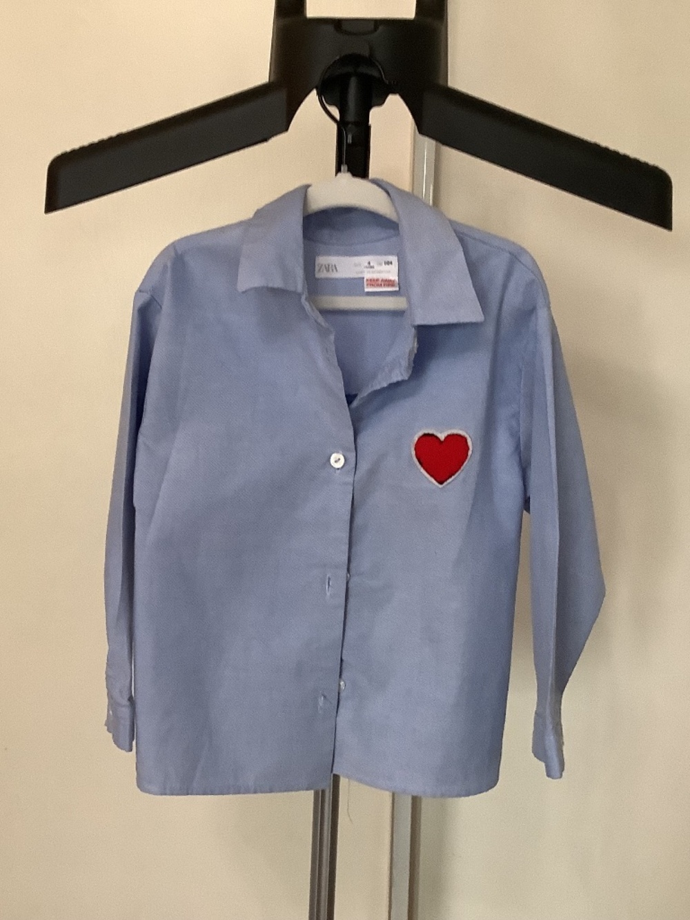 Zara girls Blue Long Sleeve Cotton Button-Up Shirt Embroidered Heart Patch Sz 4